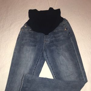 Maternity skinny jeans.